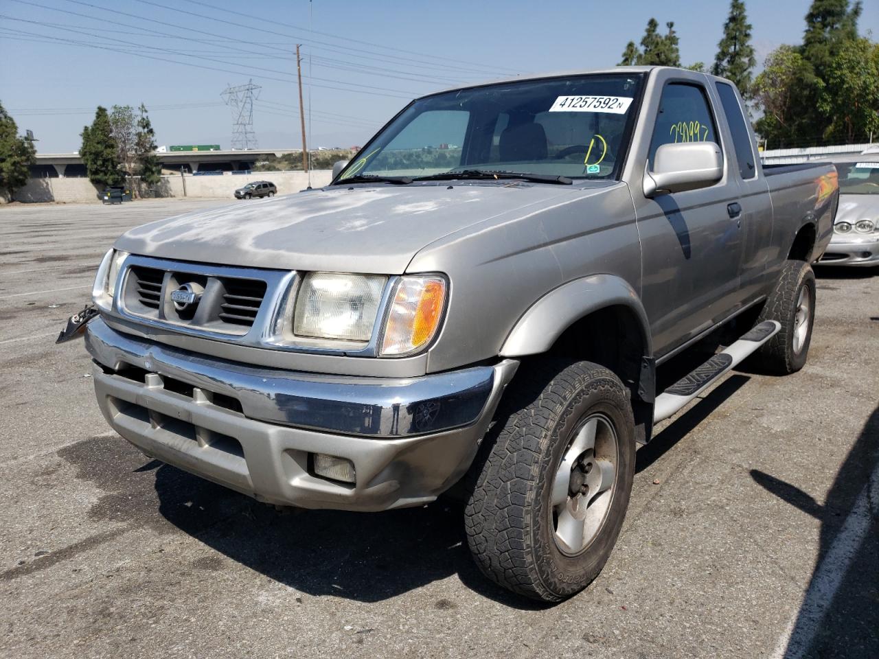 Photo 2 from auction – 2000 NISSAN FRONTIER K with VIN 1N6ED26T5YC347192