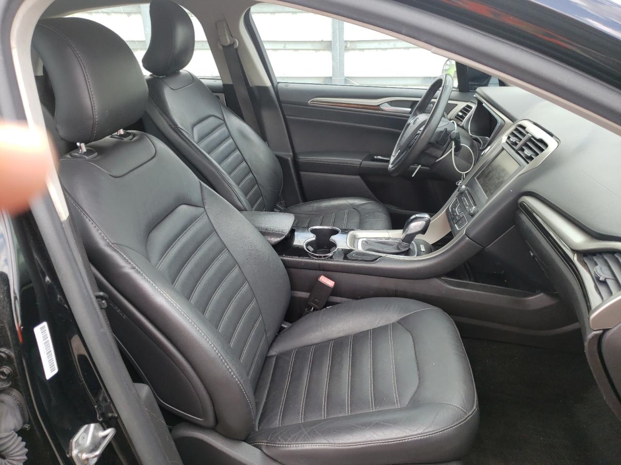 Photo 5 from auction – 2016 FORD FUSION SE with VIN 3FA6P0H98GR311474