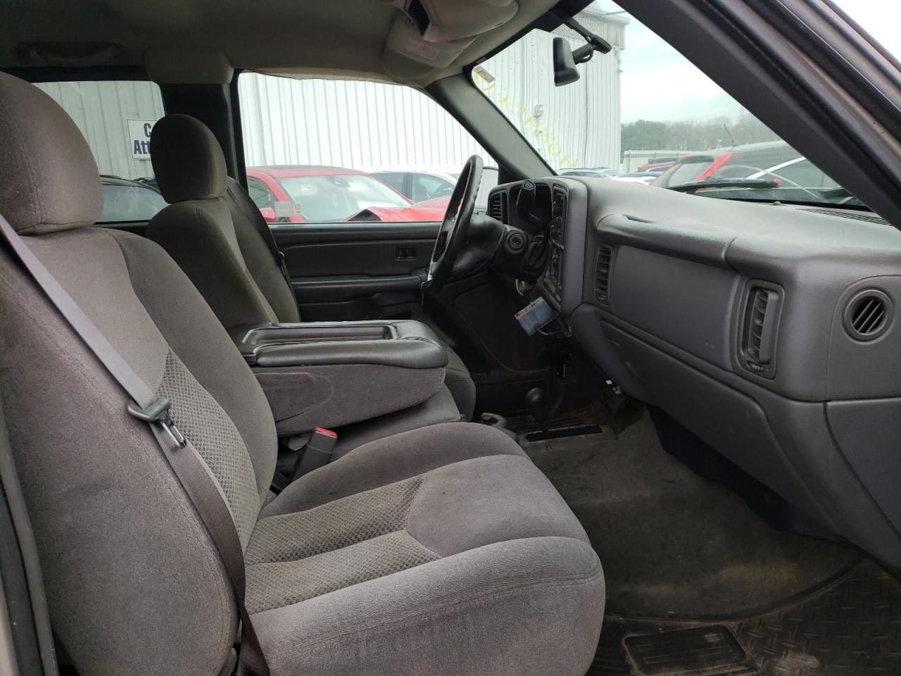 Photo 5 from auction – 2006 CHEVROLET SILVERADO with VIN 1GCHK29D36E274562
