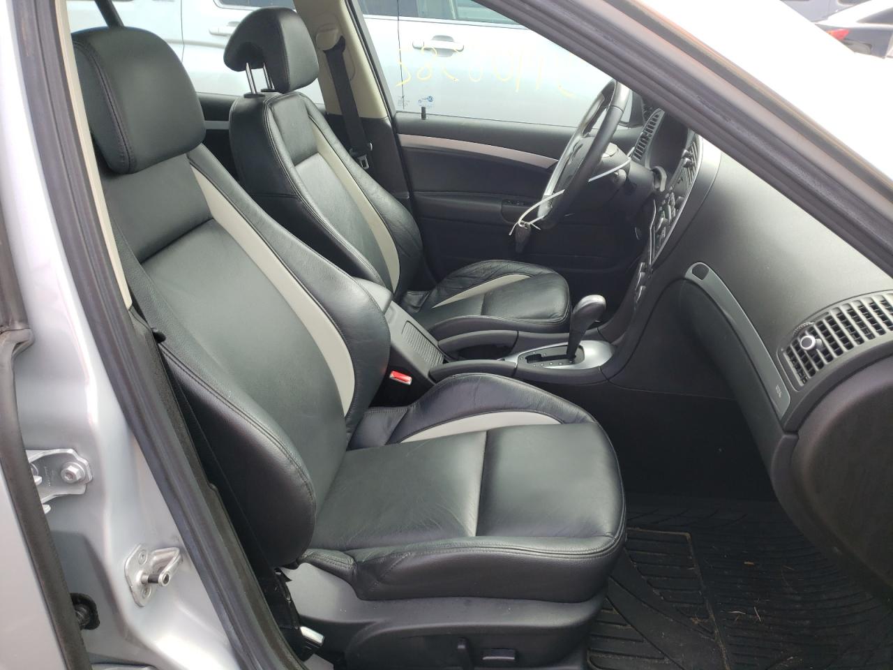 Photo 5 from auction – 2008 SAAB 9-3 AERO with VIN YS3FH51U681151151
