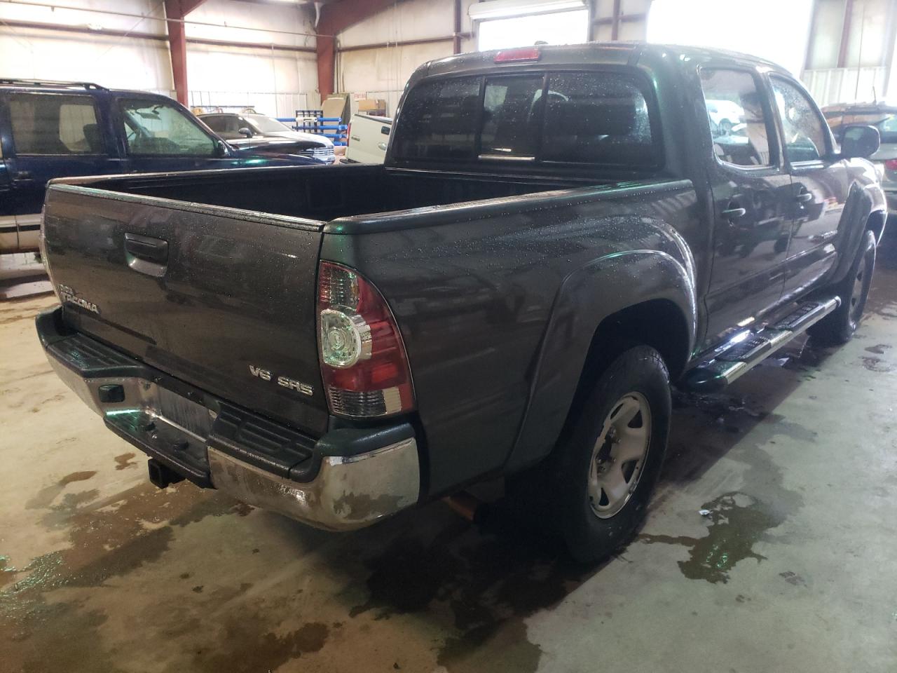 Photo 4 from auction – 2010 TOYOTA TACOMA DOU with VIN 3TMLU4EN1AM054595
