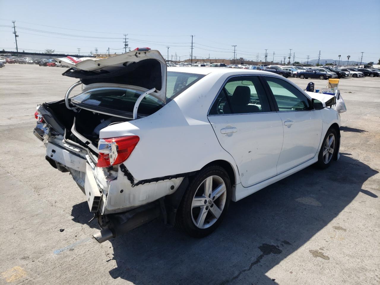 Photo 4 from auction – 2012 TOYOTA CAMRY BASE with VIN 4T1BF1FK4CU564846