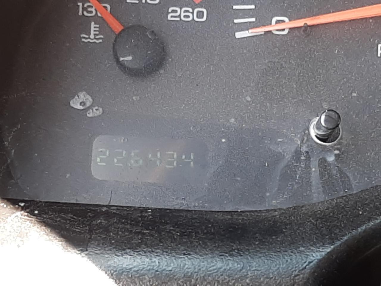 Photo 8 from auction – 2000 DODGE RAM 1500 with VIN 1B7HC16X3YS576475