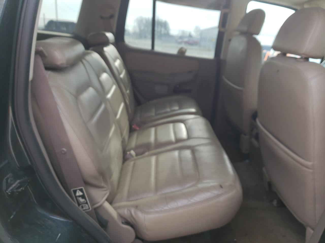 Photo 6 from auction – 2002 FORD EXPLORER X with VIN 1FMDU73W12ZB54600