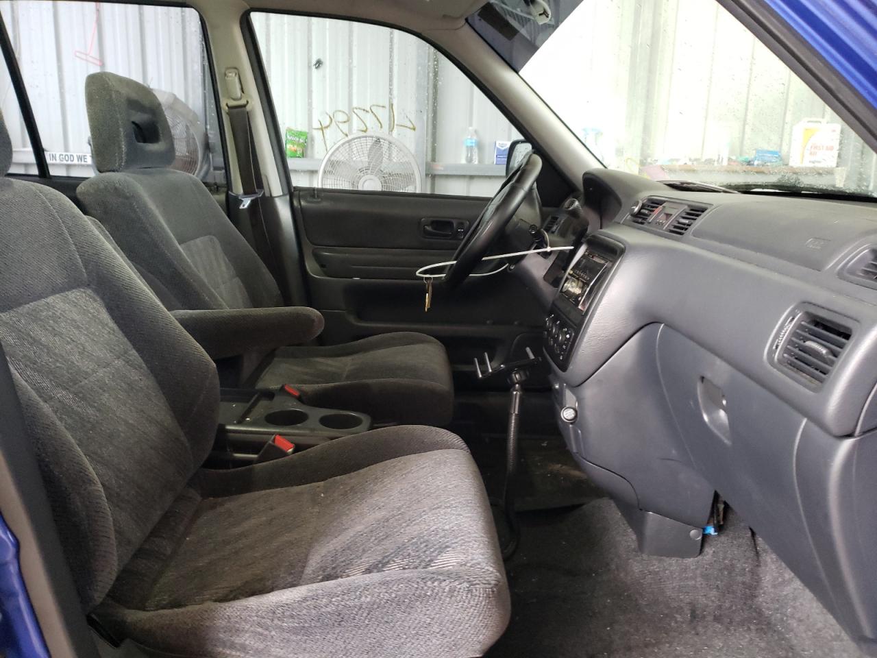 Photo 5 from auction – 2001 HONDA CR-V LX with VIN JHLRD28481C004797