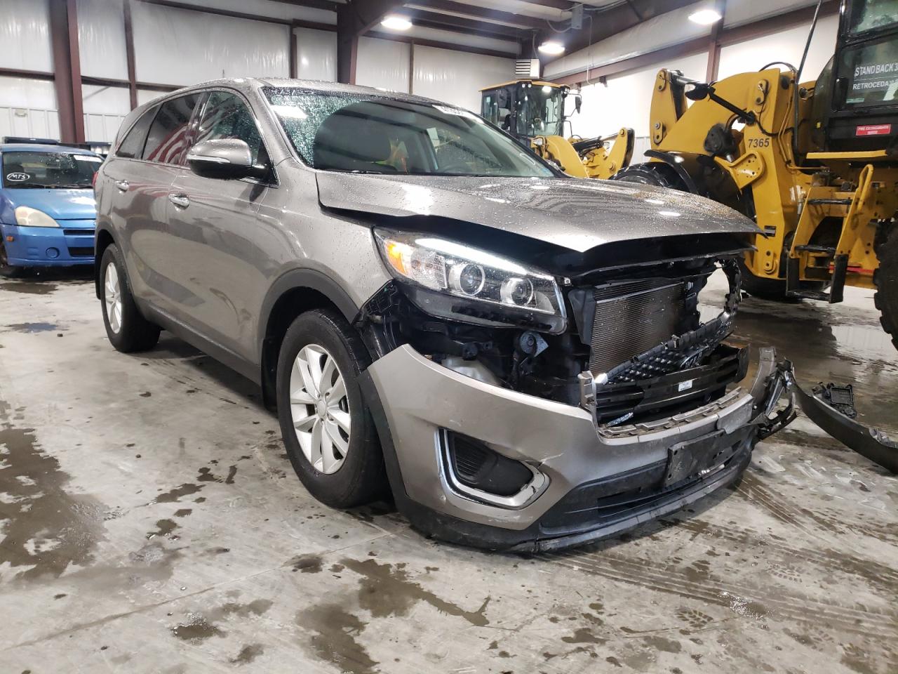 KIA SORENTO LX 2016 with VIN 5XYPG4A38GG124774 - Photo from auction