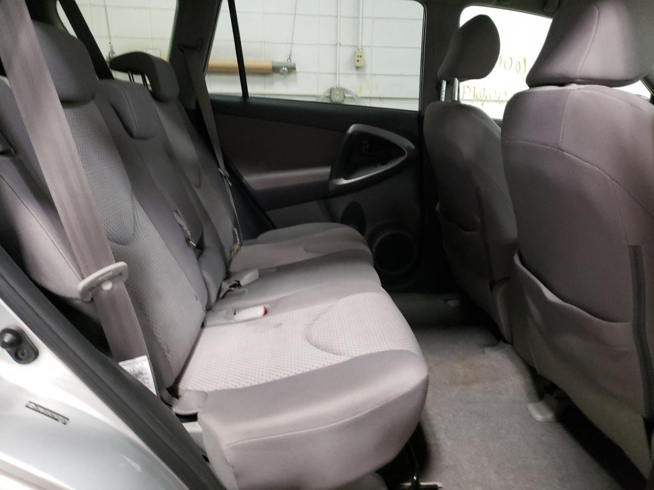 Photo 6 from auction – 2007 TOYOTA RAV4 with VIN JTMBK33V275035535
