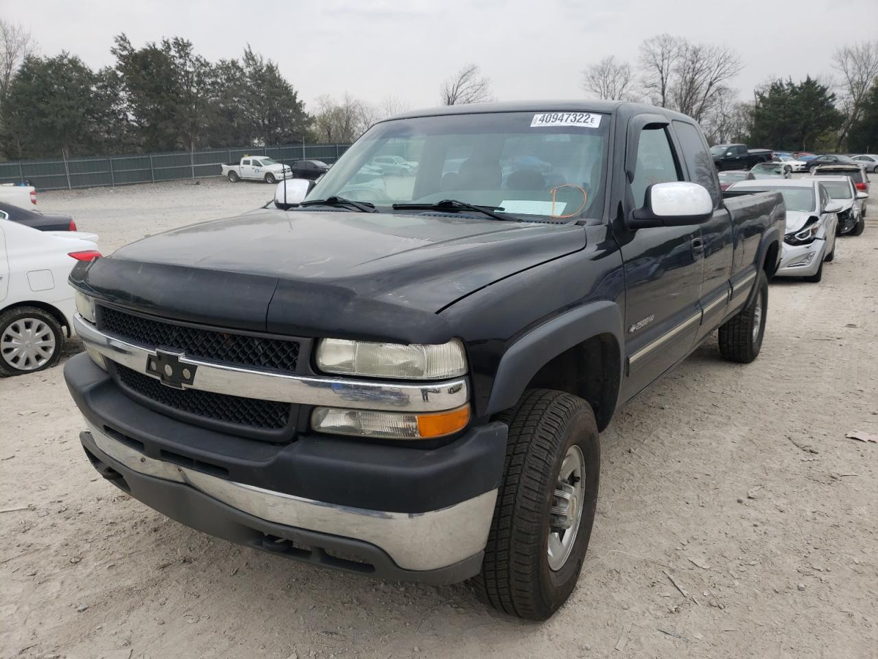 Photo 2 from auction – 2001 CHEVROLET SILVERADO with VIN 1GCHK29UX1E316623