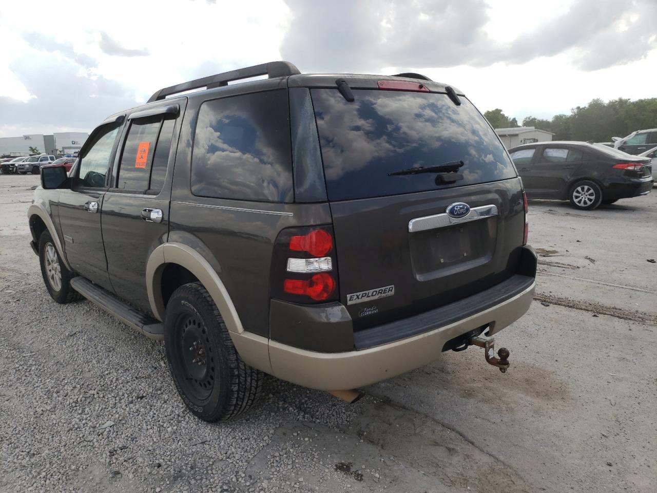 Photo 3 from auction – 2008 FORD EXPLORER E with VIN 1FMEU64E98UB11553