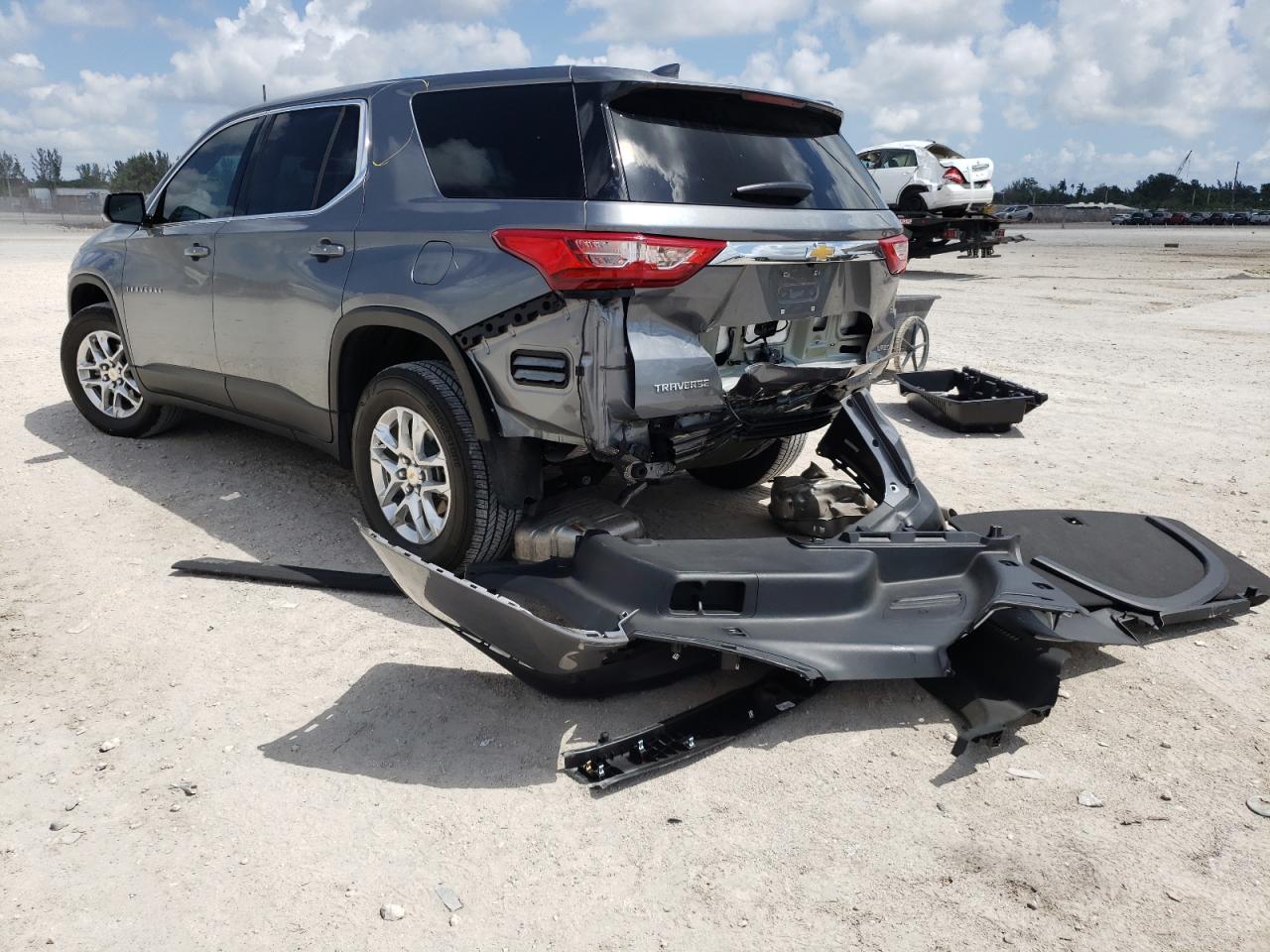 Photo 3 from auction – 2020 CHEVROLET TRAVERSE L with VIN 1GNERFKW2LJ311726