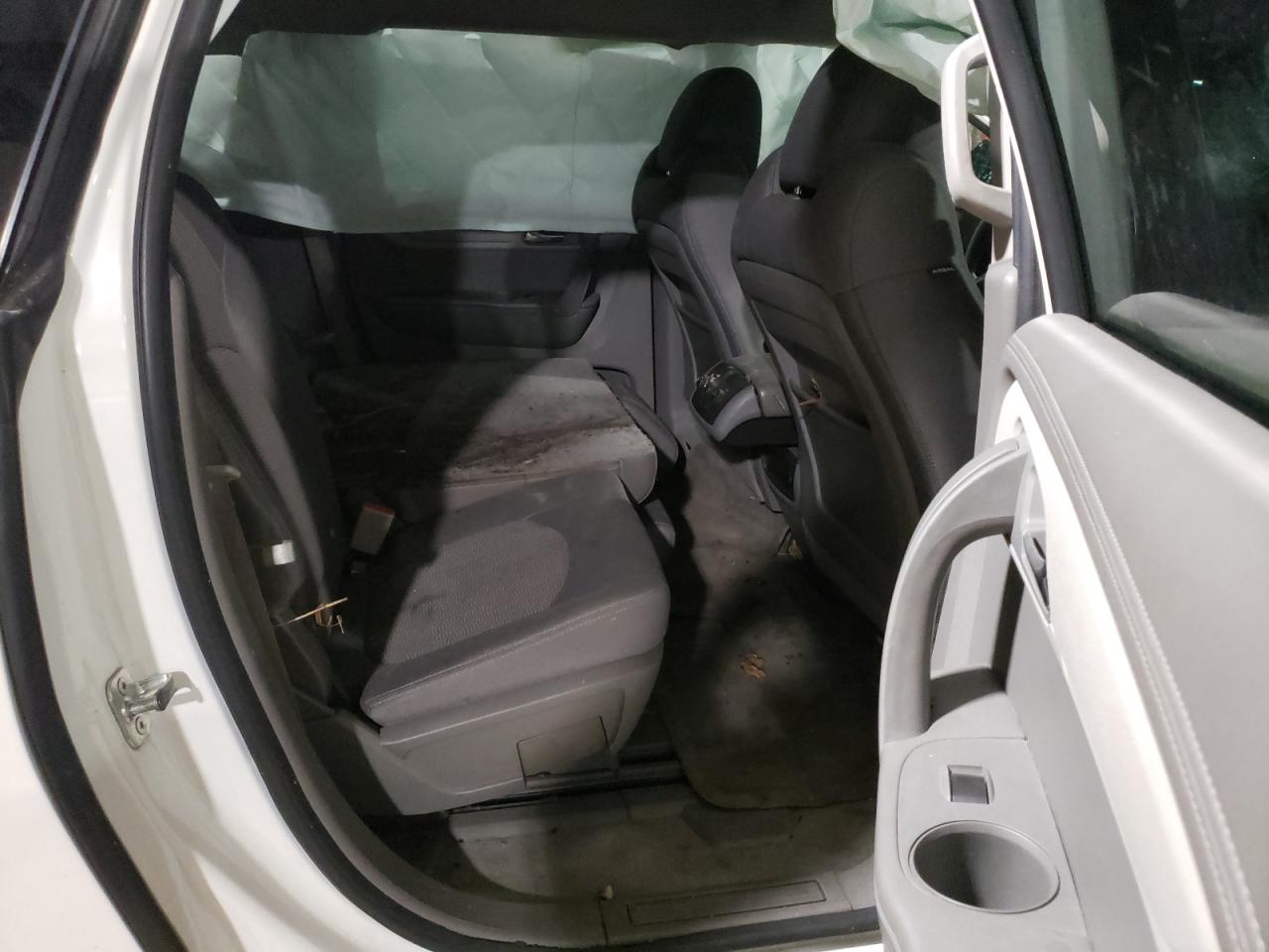 Photo 6 from auction – 2013 CHEVROLET TRAVERSE L with VIN 1GNKRFED5DJ102317