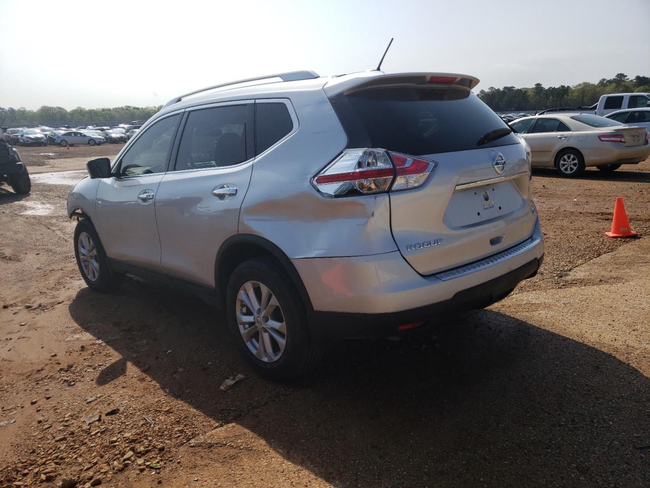 Photo 3 from auction – 2016 NISSAN ROGUE S with VIN KNMAT2MTXGP625034