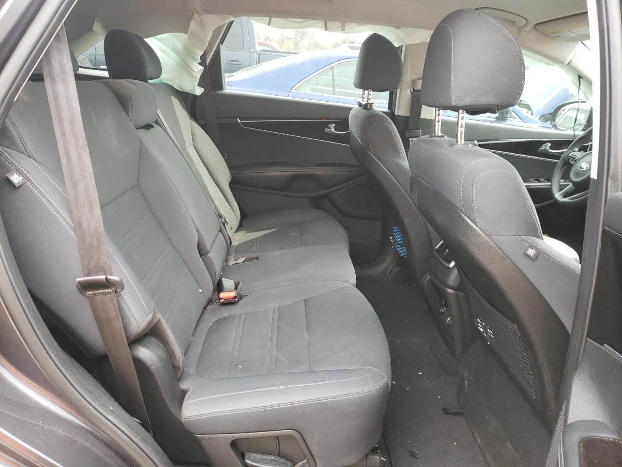 Photo 6 from auction – 2018 KIA SORENTO LX with VIN 5XYPGDA38JG426606