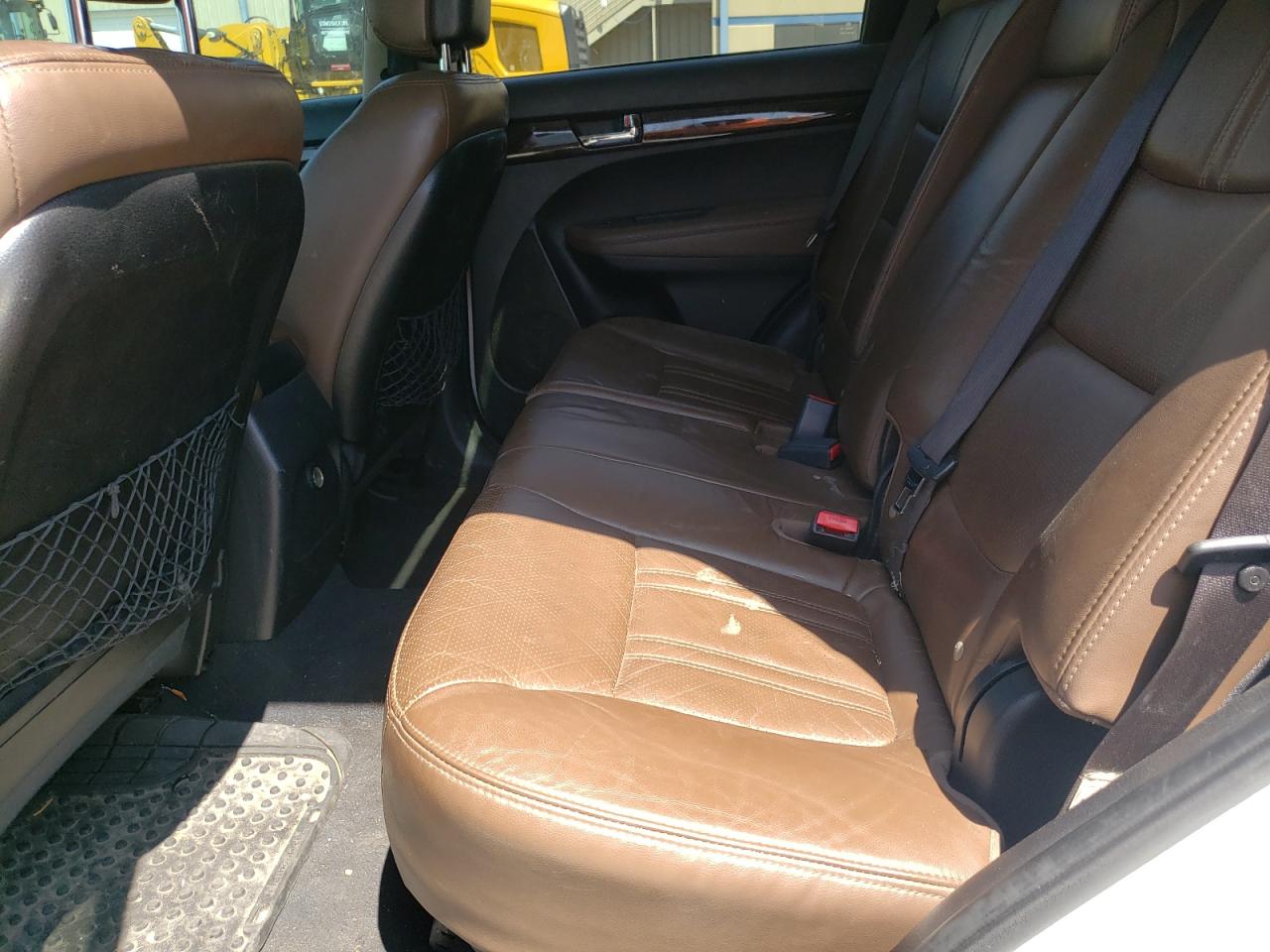 Photo 6 from auction – 2012 KIA SORENTO EX with VIN 5XYKUDA29CG289706