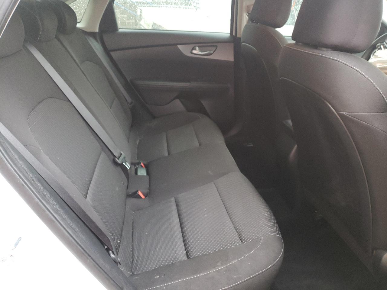 Photo 6 from auction – 2019 KIA FORTE FE with VIN 3KPF24AD5KE108959