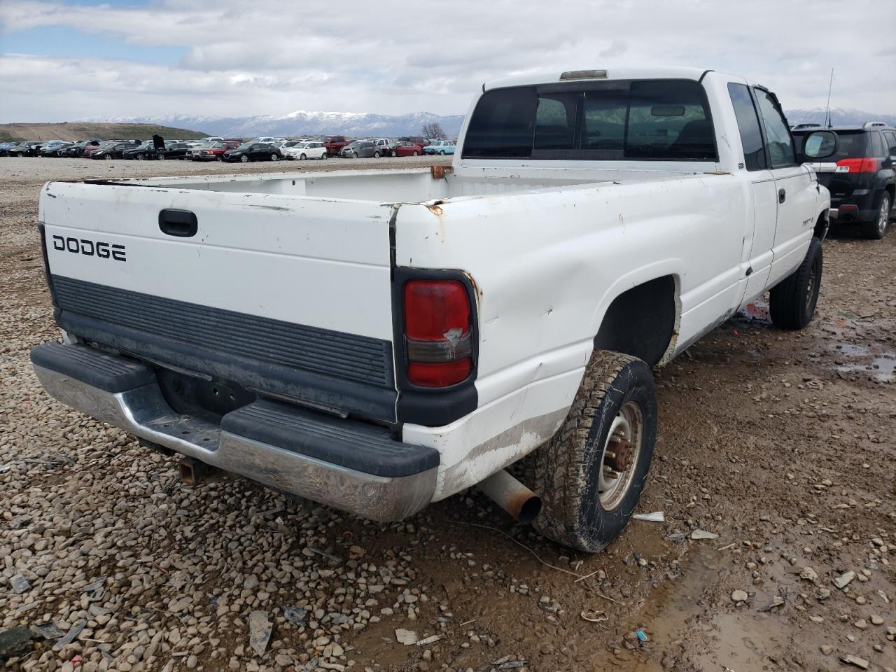 Photo 4 from auction – 1999 DODGE RAM 2500 with VIN 1B7KF2362XJ635521