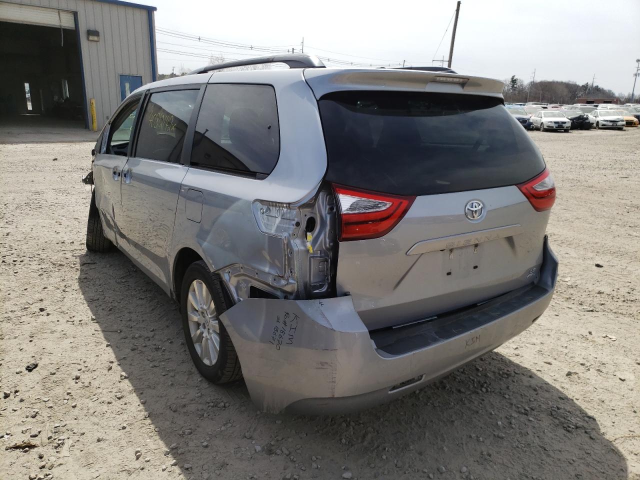 Photo 3 from auction – 2017 TOYOTA SIENNA LE with VIN 5TDJZ3DC0HS162896