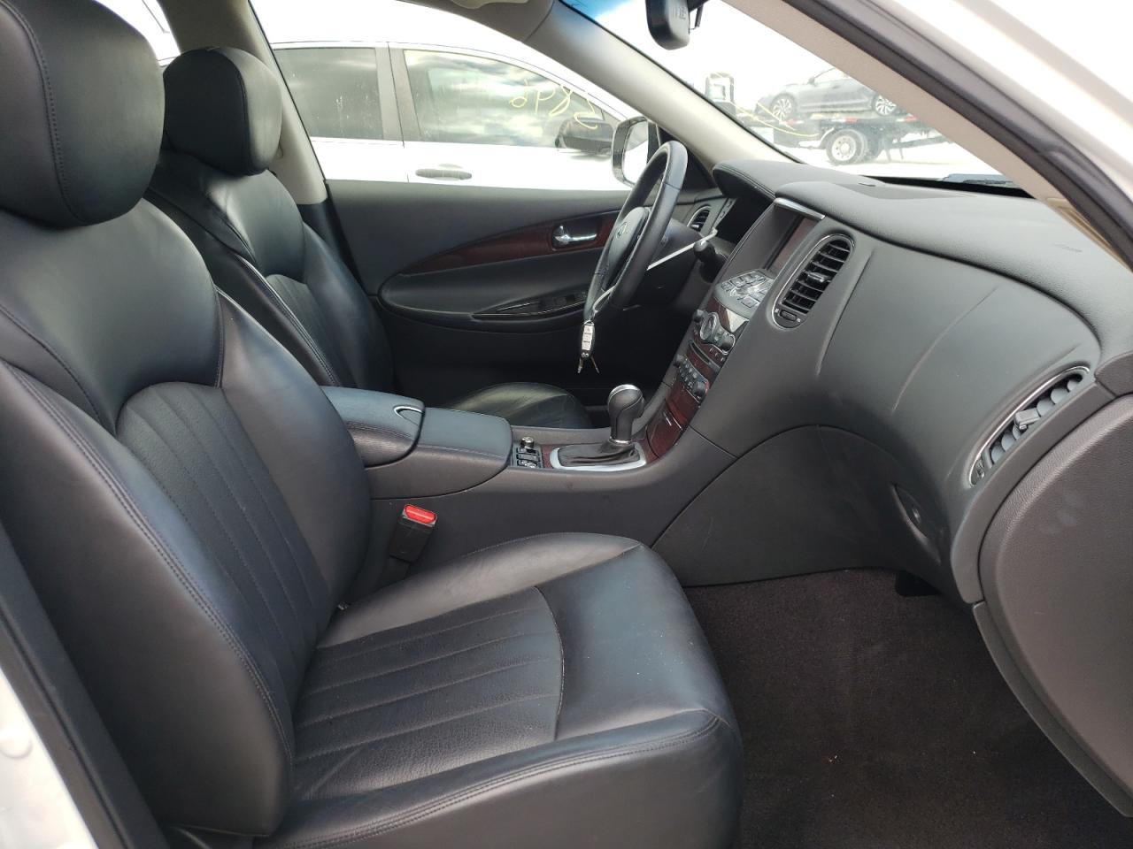 Photo 5 from auction – 2017 INFINITI QX50 with VIN JN1BJ0RR0HM417357