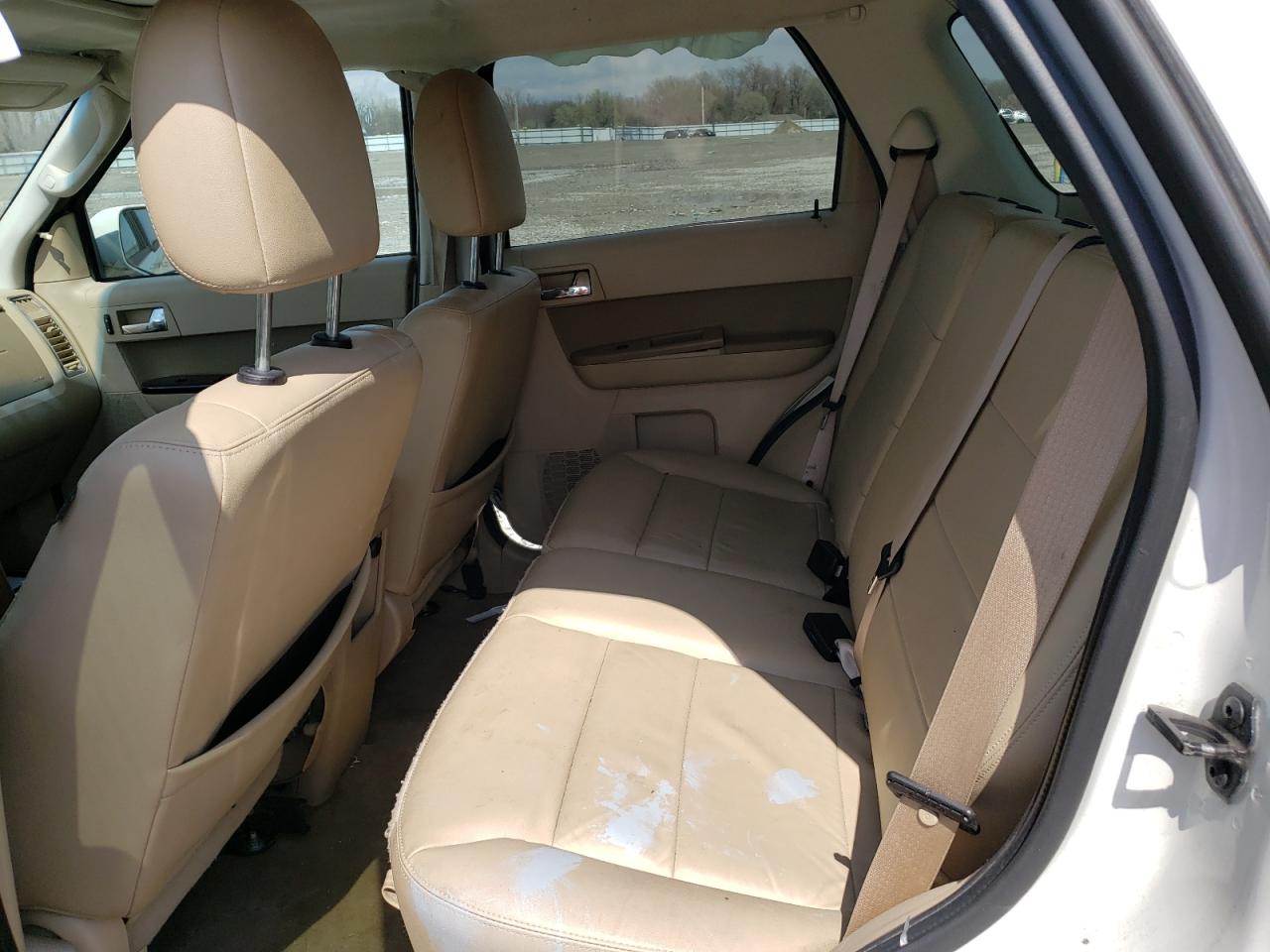 Photo 6 from auction – 2011 FORD ESCAPE LIM with VIN 1FMCU9EG4BKA22940
