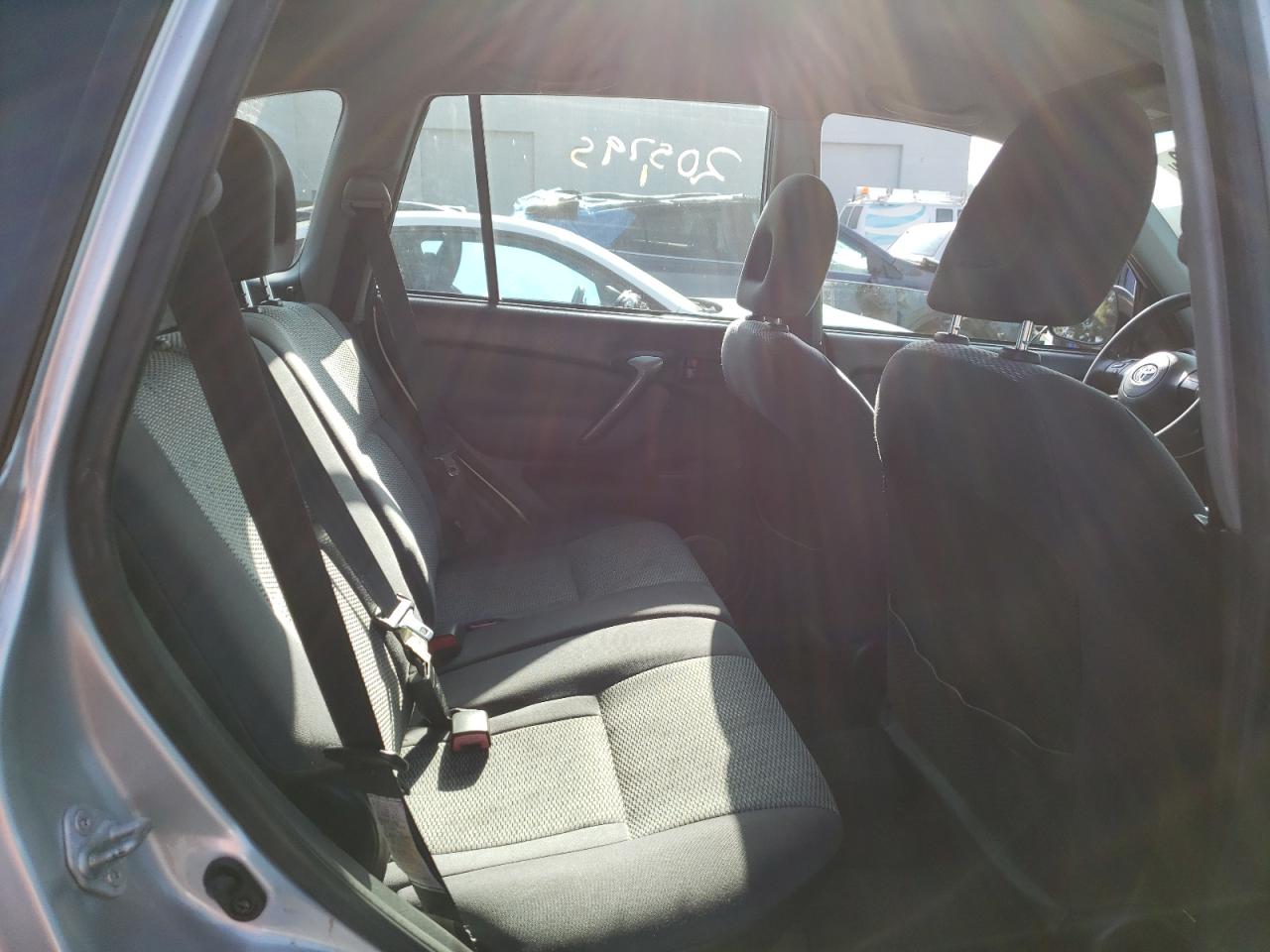 Photo 6 from auction – 2004 TOYOTA RAV4 with VIN JTEGD20V740028342