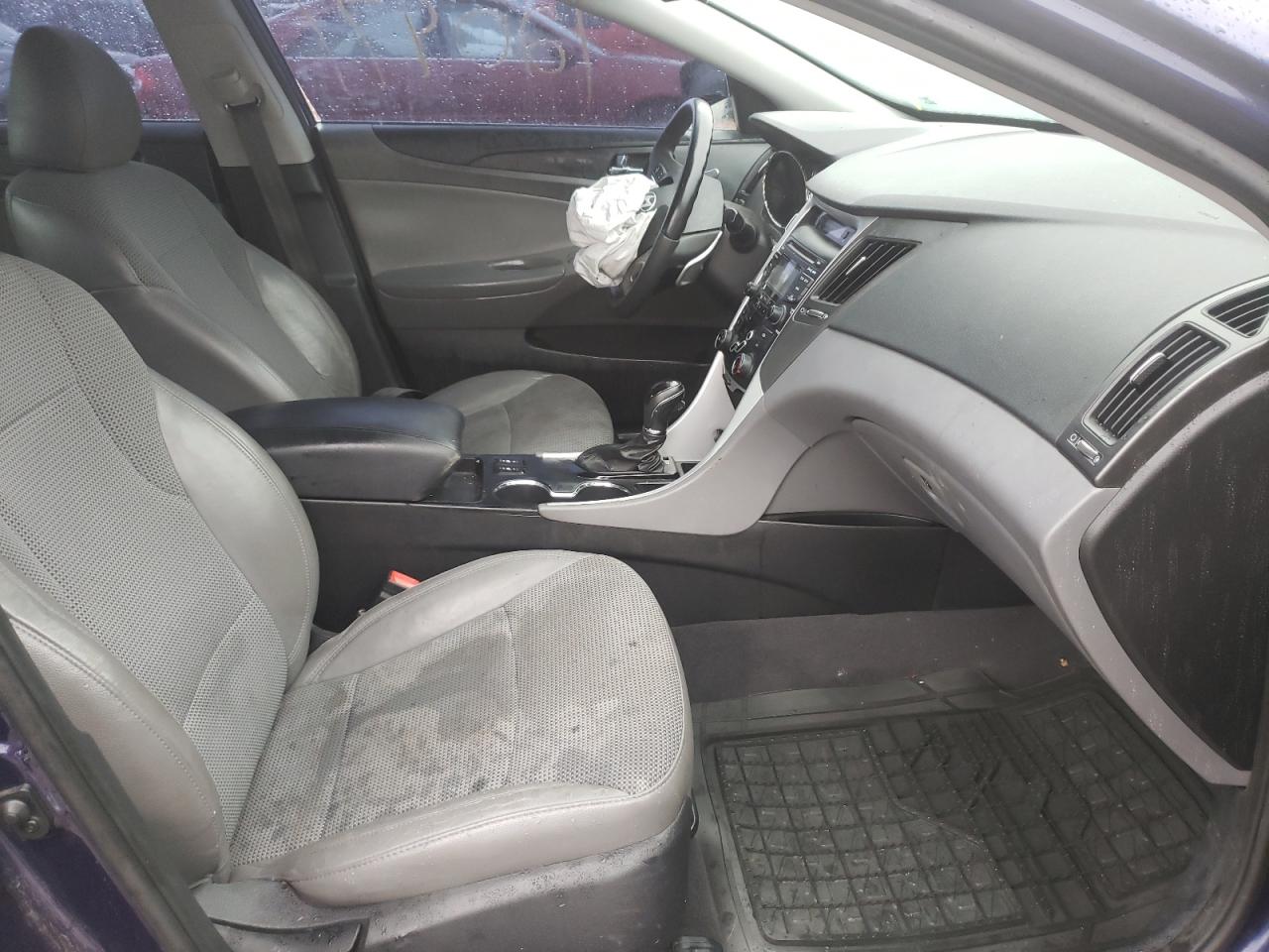 Photo 5 from auction – 2013 HYUNDAI SONATA SE with VIN 5NPEC4AC4DH671399
