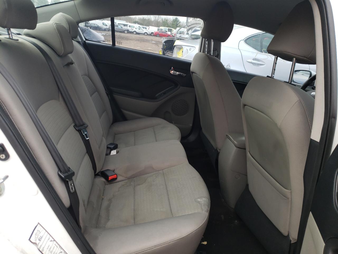 Photo 6 from auction – 2016 KIA FORTE LX with VIN KNAFX4A63G5439879