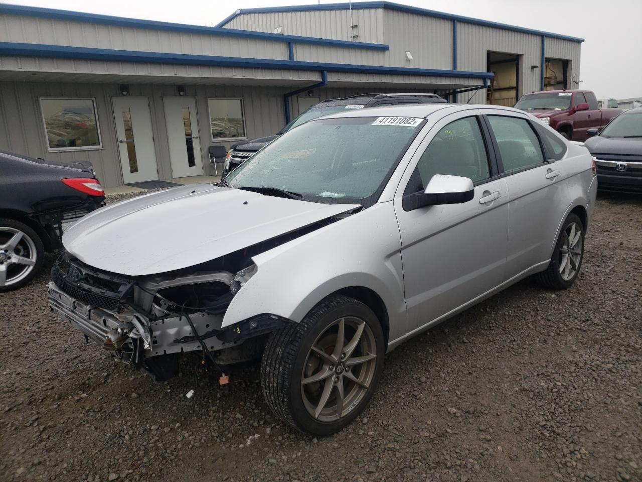 Zdjęcie 2 z aukcji – 2011 FORD FOCUS SES z VIN 1FAHP3GN8BW179640