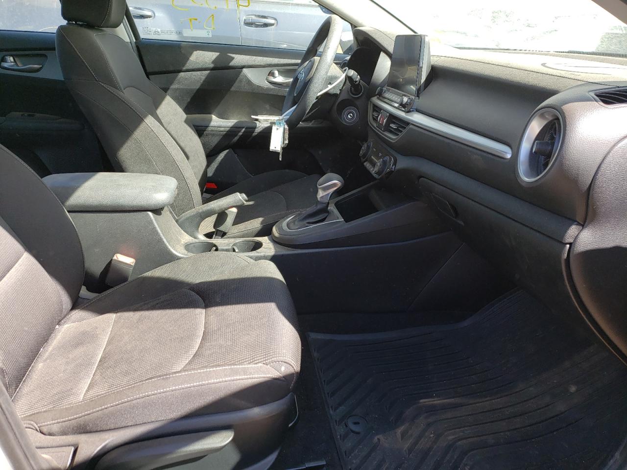 Photo 5 from auction – 2019 KIA FORTE with VIN 3KPF24AD0KE073148
