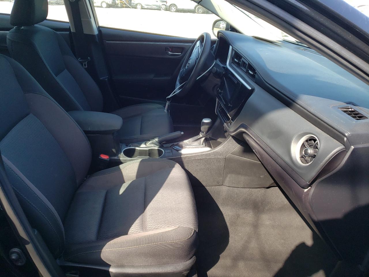 Photo 5 from auction – 2019 TOYOTA COROLLA L with VIN 5YFBURHE1KP897100