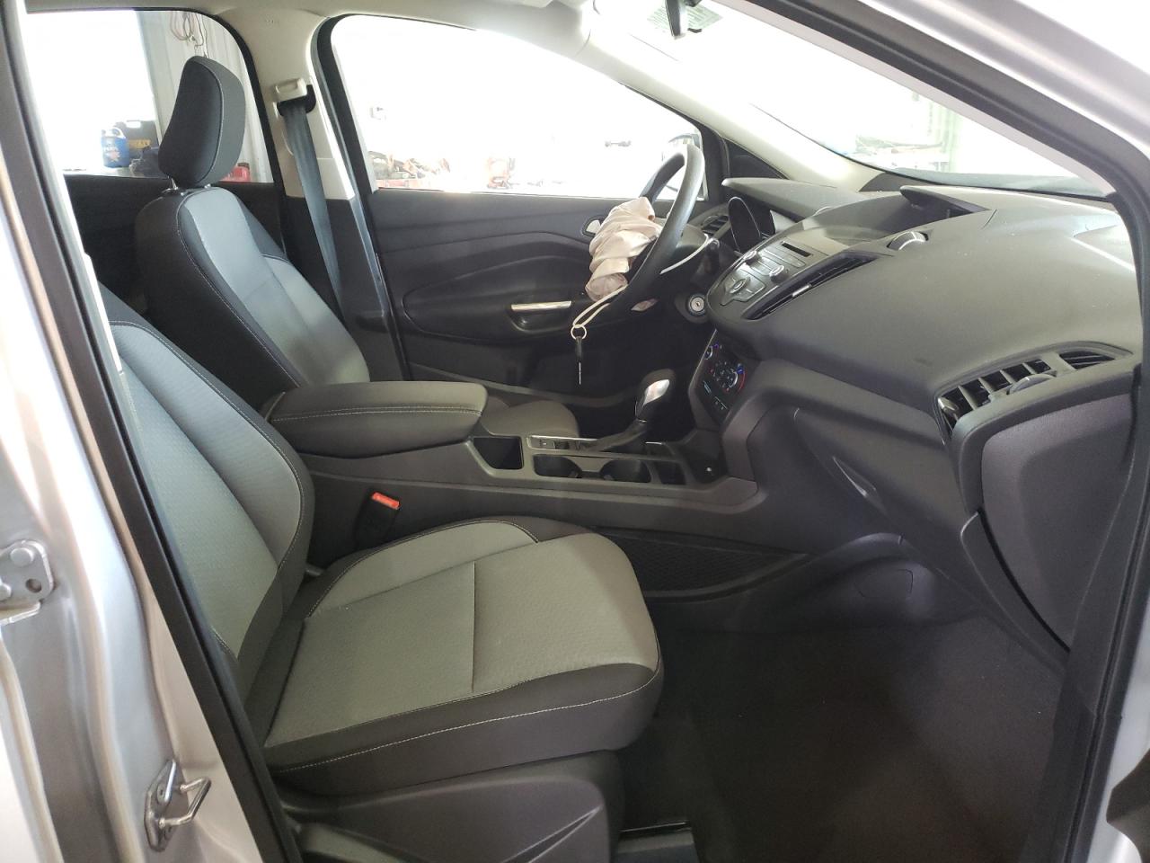 Photo 5 from auction – 2018 FORD ESCAPE SE with VIN 1FMCU9GD2JUB00962