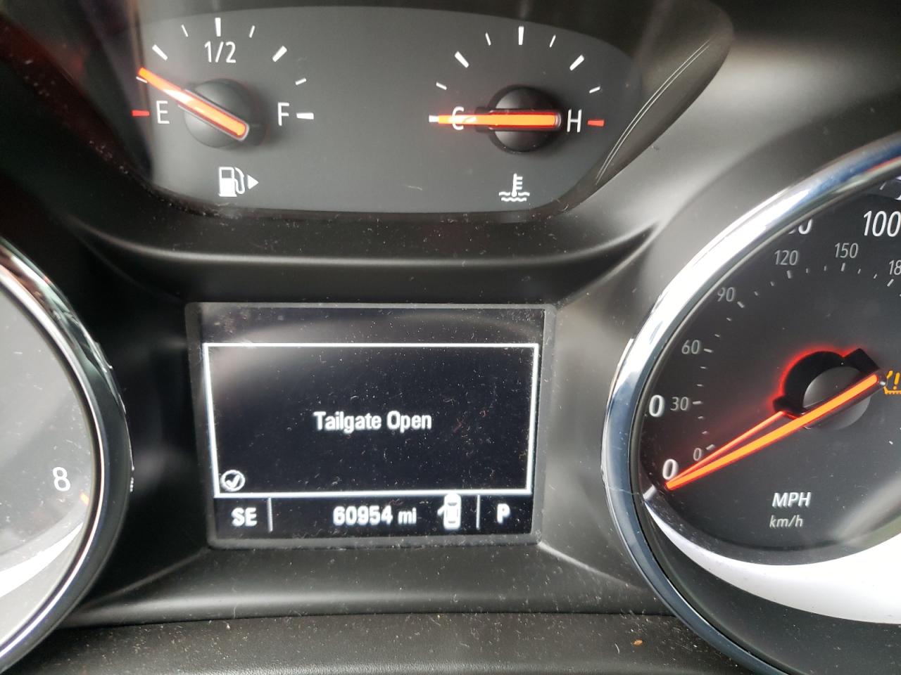 Photo 8 from auction – 2018 BUICK REGAL TOUR with VIN W04GU8SX3J1176946