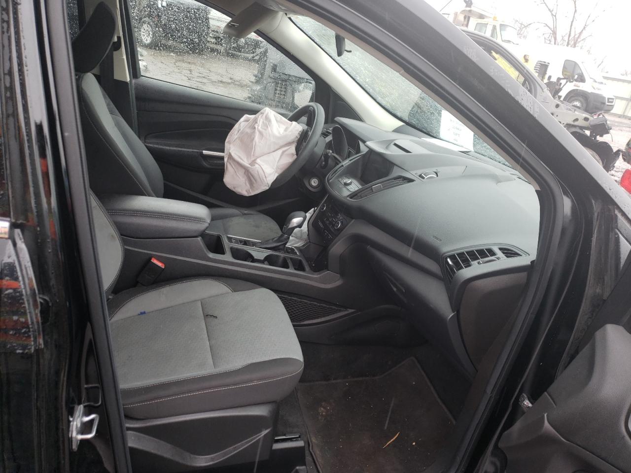 Photo 5 from auction – 2018 FORD ESCAPE SE with VIN 1FMCU9GDXJUD19538