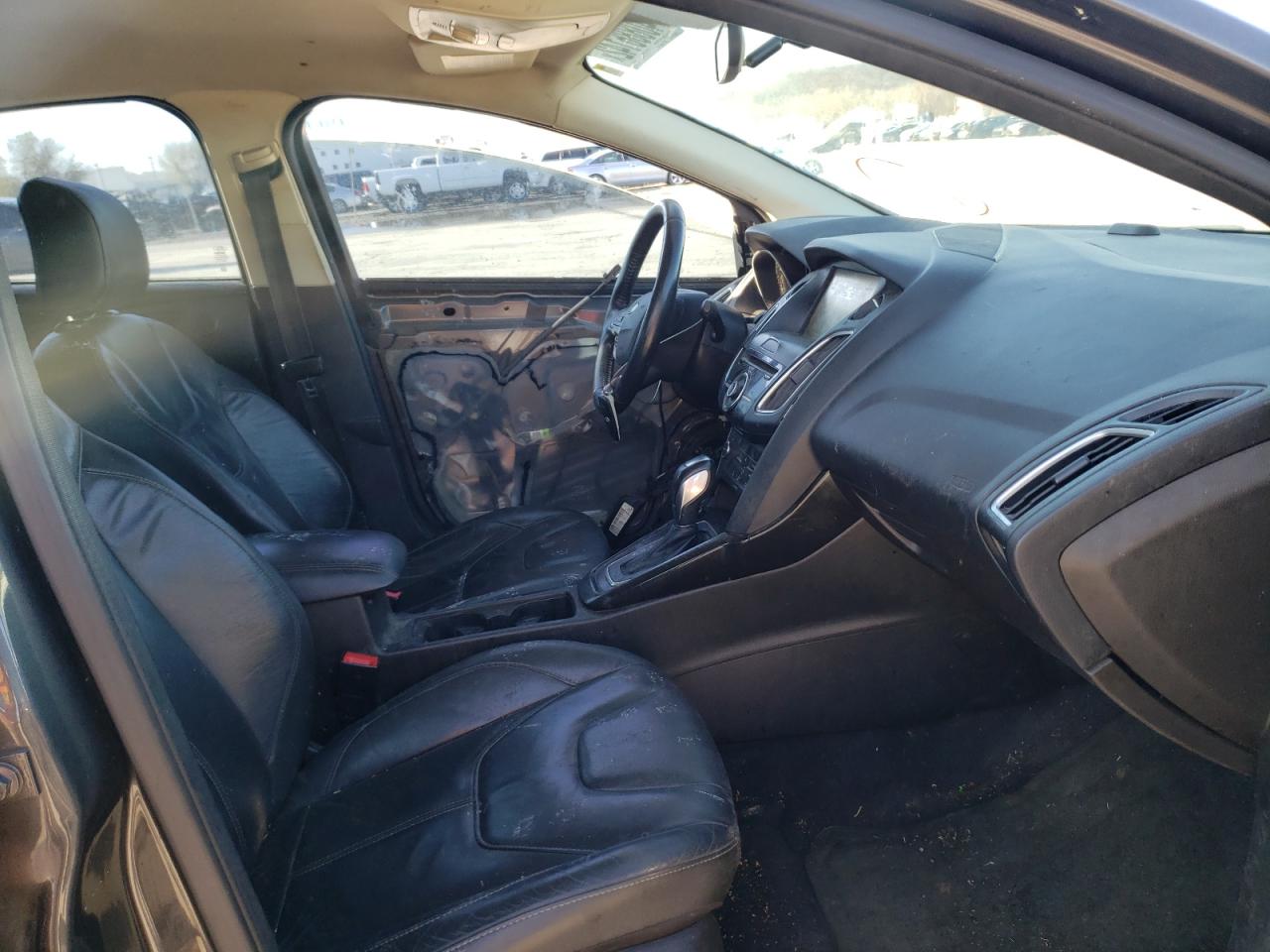 Photo 5 from auction – 2015 FORD FOCUS TITA with VIN 1FADP3N22FL328297