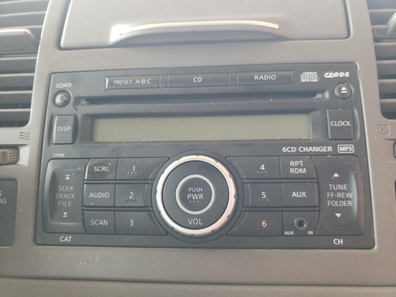 Photo 9 from auction – 2008 NISSAN VERSA S with VIN 3N1BC13E68L404760