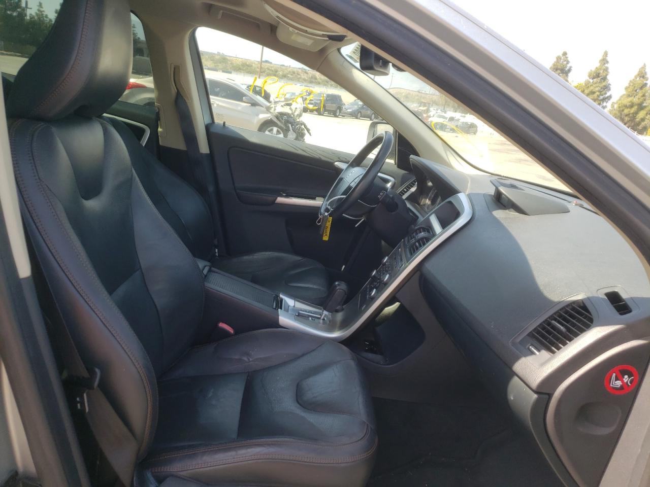 Photo 5 from auction – 2010 VOLVO XC60 3.2 with VIN YV4960DL6A2120060