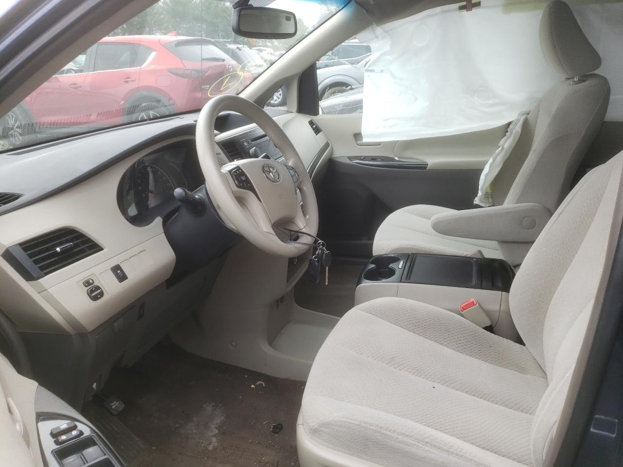 Photo 5 from auction – 2013 TOYOTA SIENNA LE with VIN 5TDKK3DCXDS367080