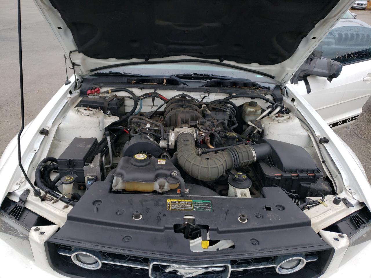 Photo 7 from auction – 2005 FORD MUSTANG with VIN 1ZVFT84N855213842