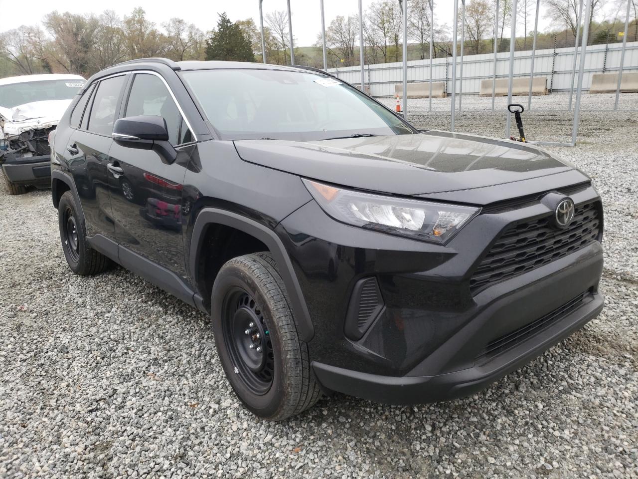 Photo 1 from auction – 2021 TOYOTA RAV4 LE with VIN 2T3K1RFV9MC132707