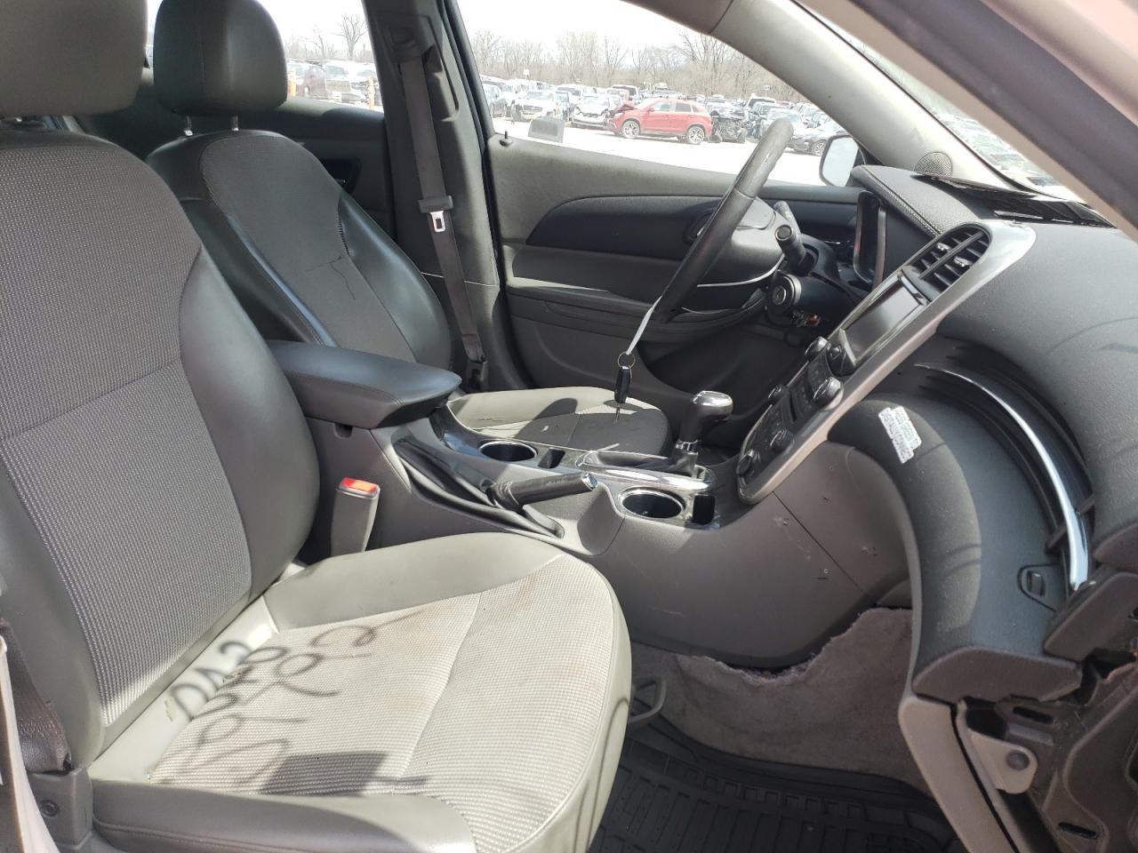 Photo 5 from auction – 2016 CHEVROLET MALIBU LIM with VIN 1G11C5SA8GF139792