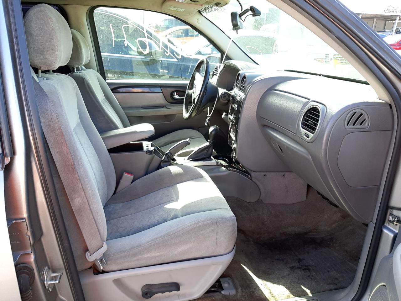 Photo 5 from auction – 2005 GMC ENVOY with VIN 1GKDT13S352125926