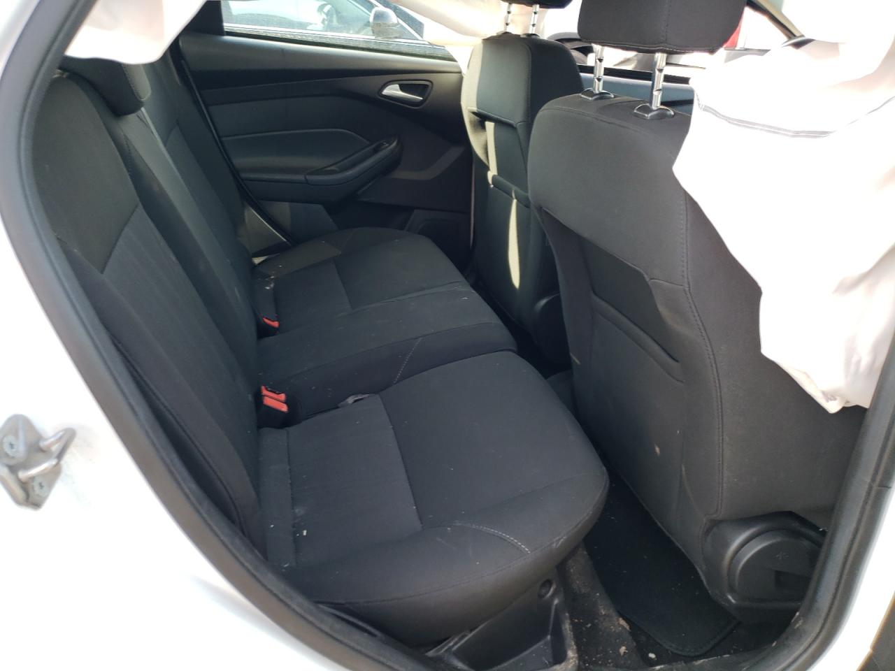 Photo 6 from auction – 2017 FORD FOCUS SE with VIN 1FADP3K23HL299092