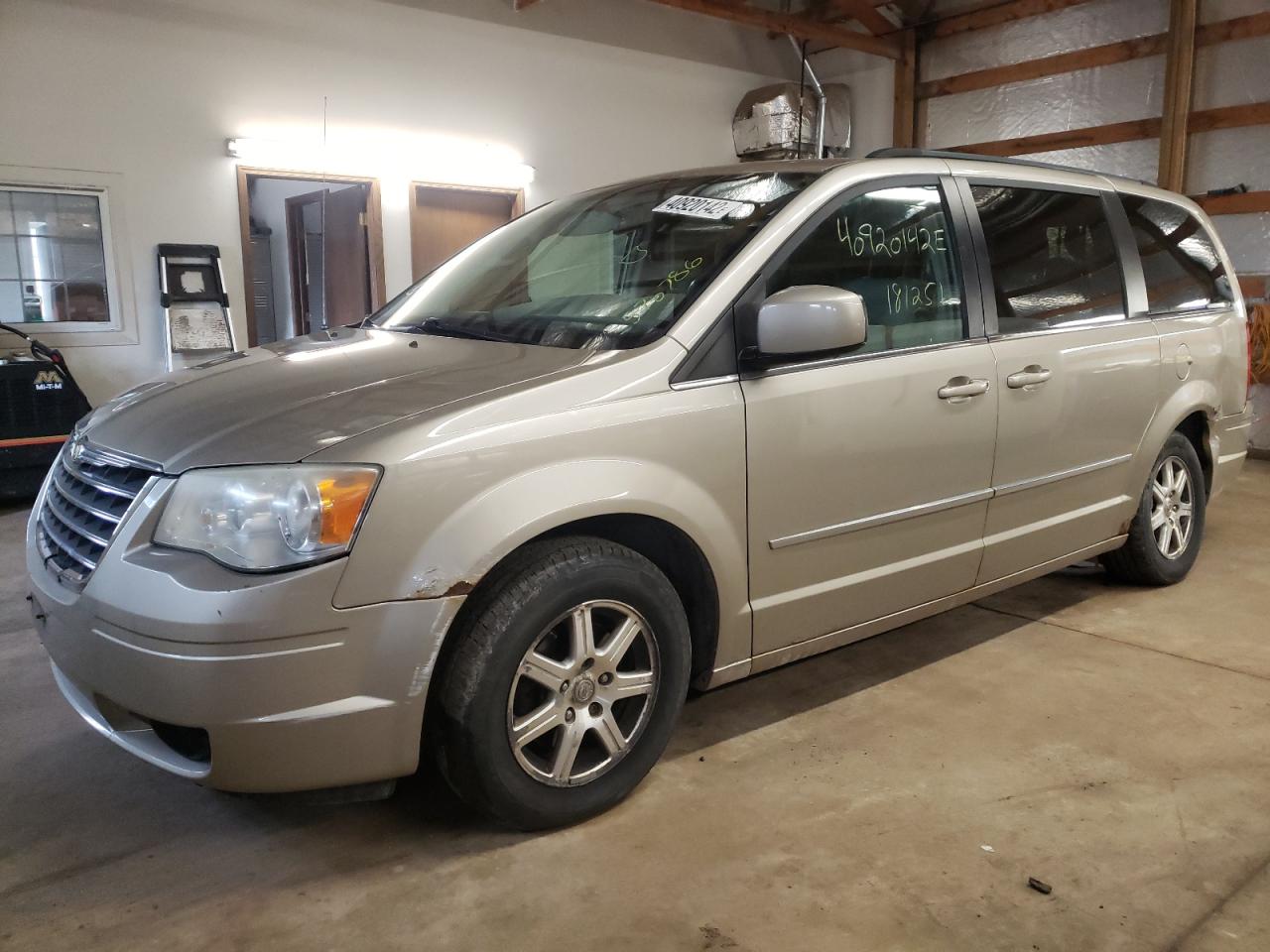 Photo 2 from auction – 2009 CHRYSLER TOWN & COU with VIN 2A8HR54119R570786