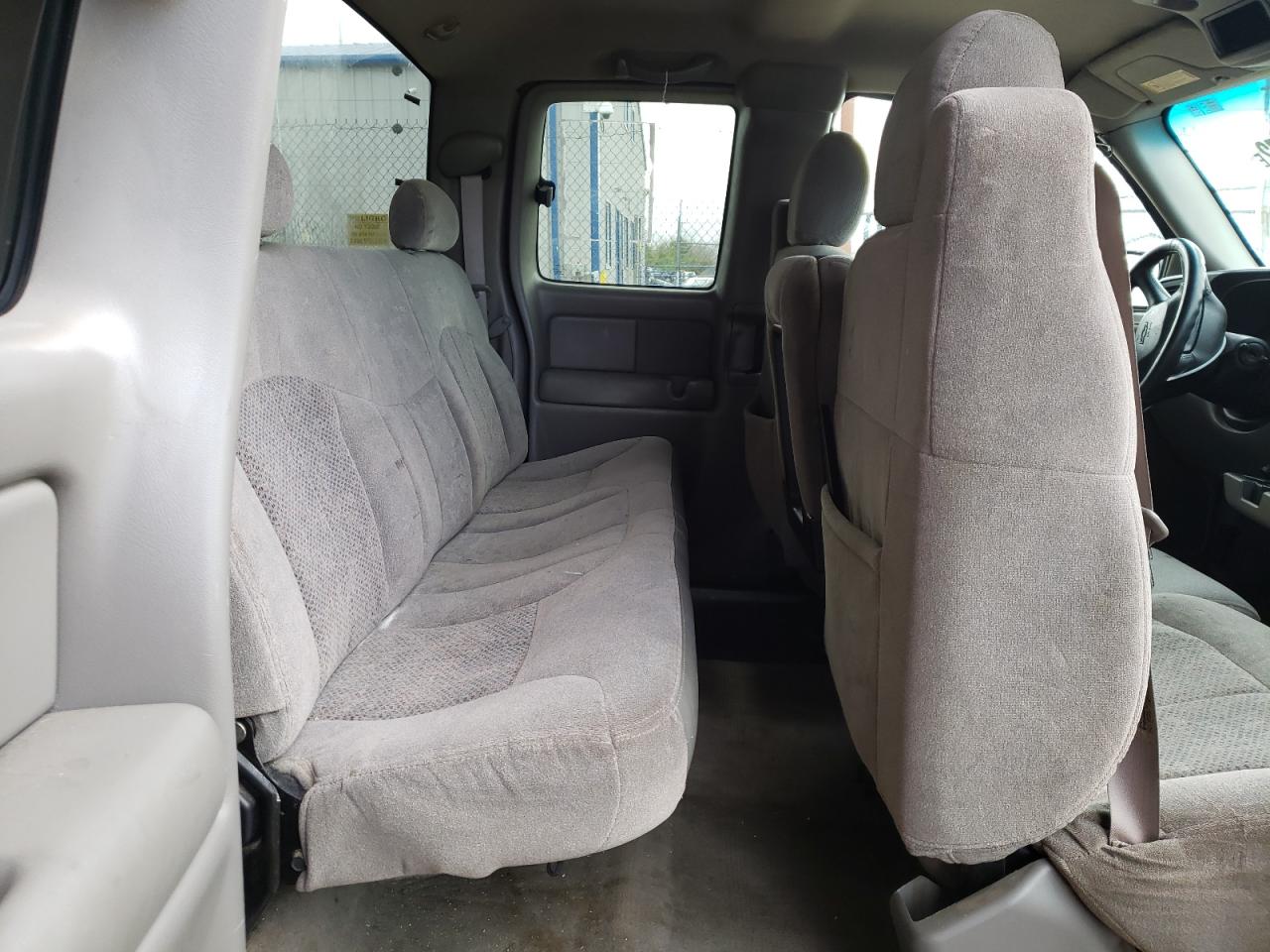 Photo 6 from auction – 2000 CHEVROLET SILVERADO with VIN 2GCEC19T1Y1332643