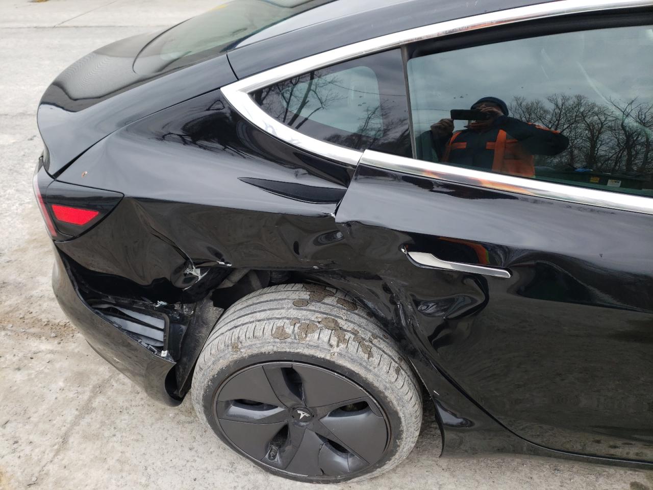 Photo 9 from auction – 2019 TESLA MODEL 3 with VIN 5YJ3E1EB5KF511321