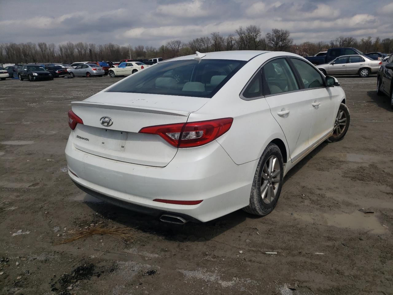 Photo 4 from auction – 2016 HYUNDAI SONATA SE with VIN 5NPE24AF4GH339836