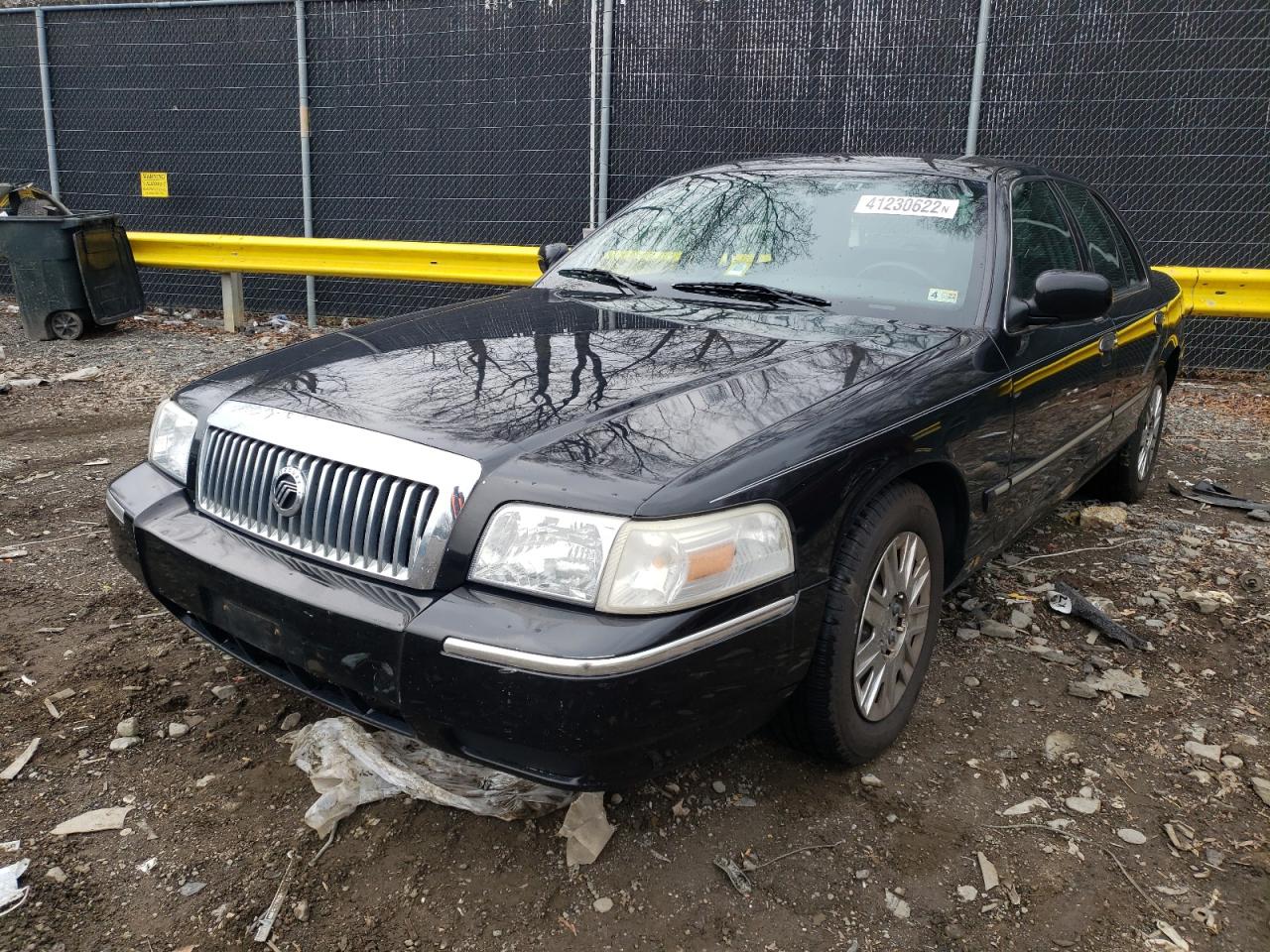 Photo 2 from auction – 2008 MERCURY GRAND MARQ with VIN 2MEFM74V38X602139