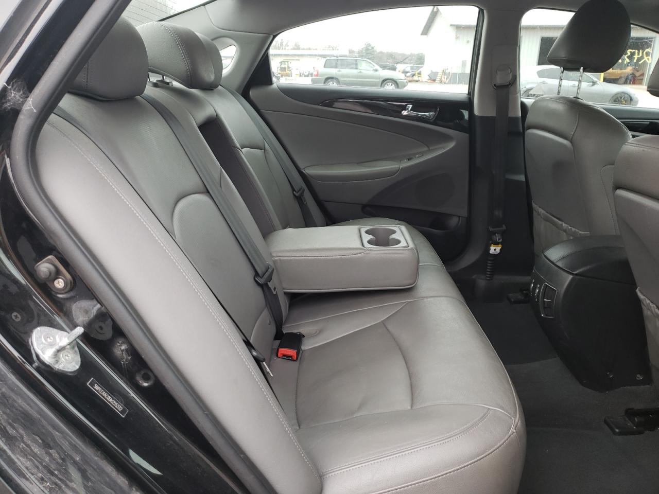 Photo 6 from auction – 2011 HYUNDAI SONATA SE with VIN 5NPEC4AC0BH255332