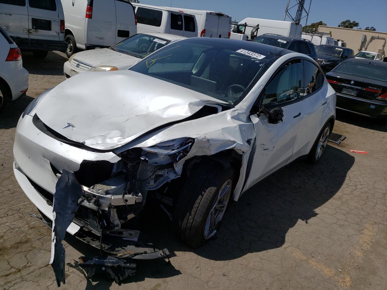 Photo 2 from auction – 2020 TESLA MODEL Y with VIN 5YJYGDEE3LF054361