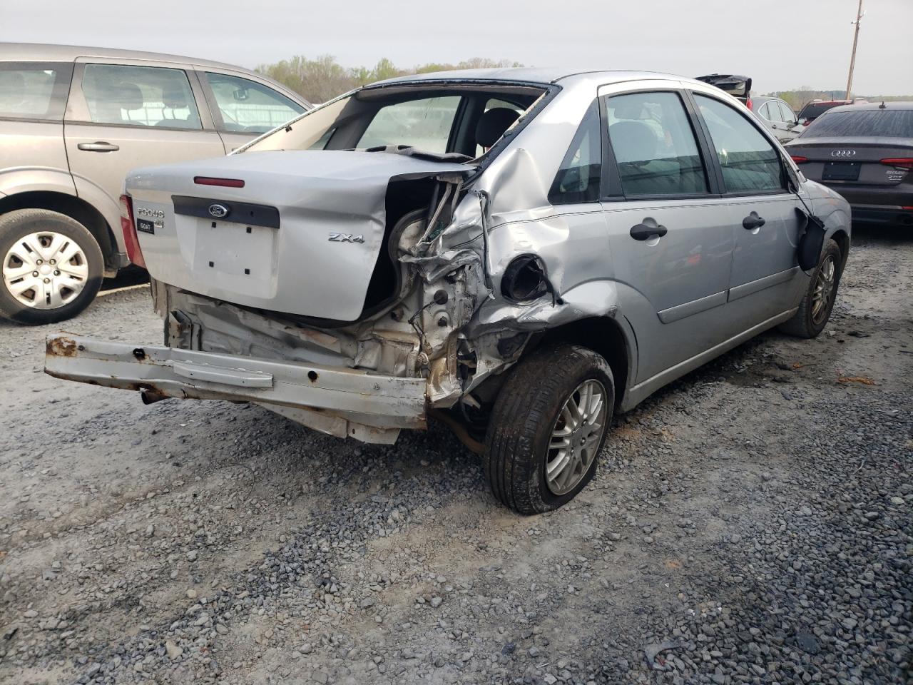 Photo 4 from auction – 2005 FORD FOCUS ZX4 with VIN 1FAFP34N65W117136