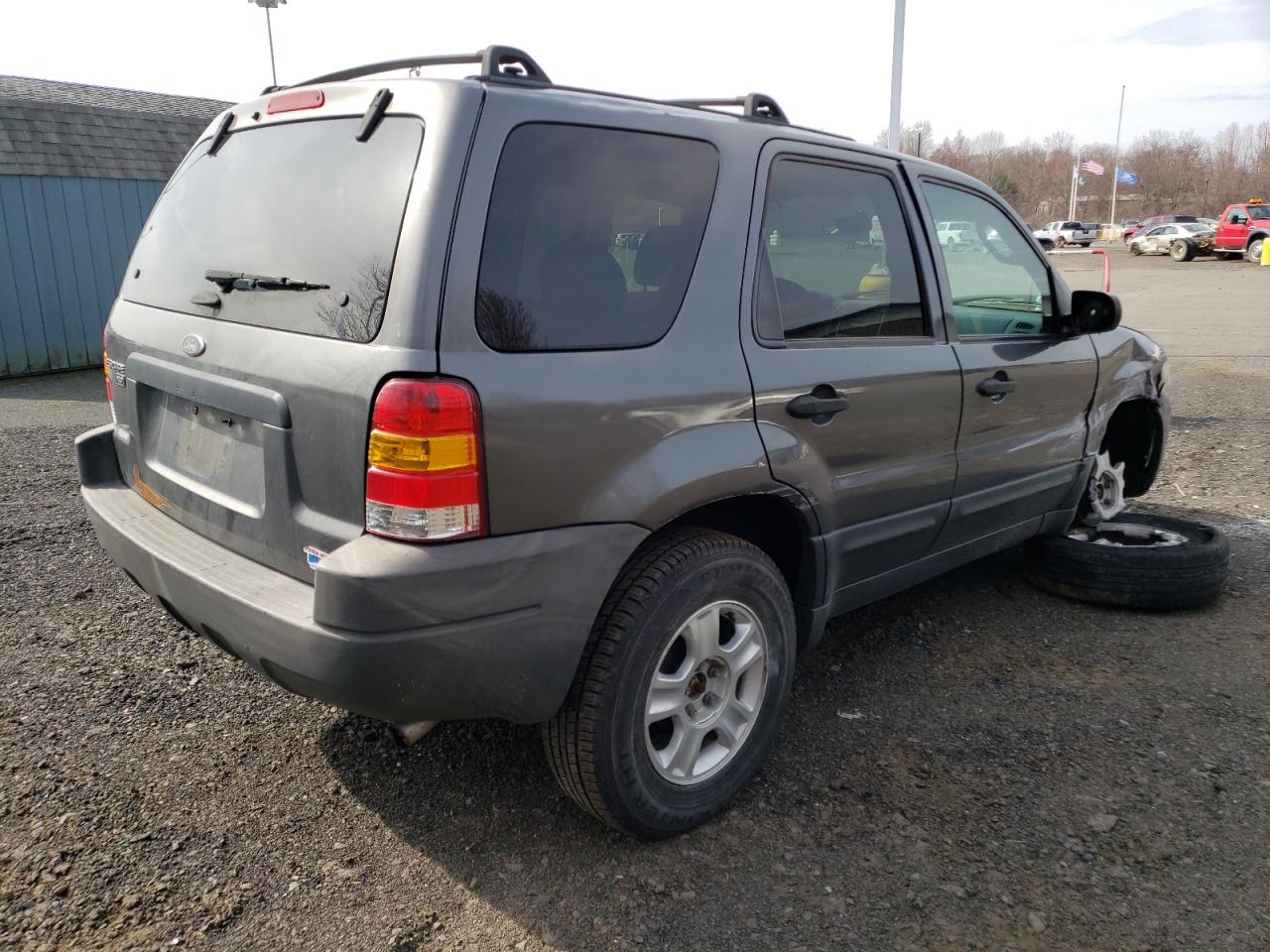 Photo 4 from auction – 2004 FORD ESCAPE XLT with VIN 1FMCU93154KB07464